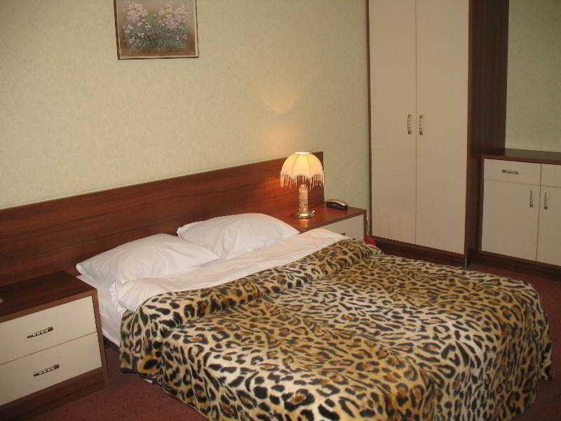 Ukrainian Hotel Service Apartments Kyiv Eksteriør billede
